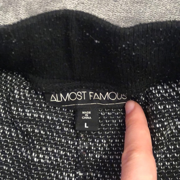 ALMOST FAMOUS Joggers - Picture 2 of 2
